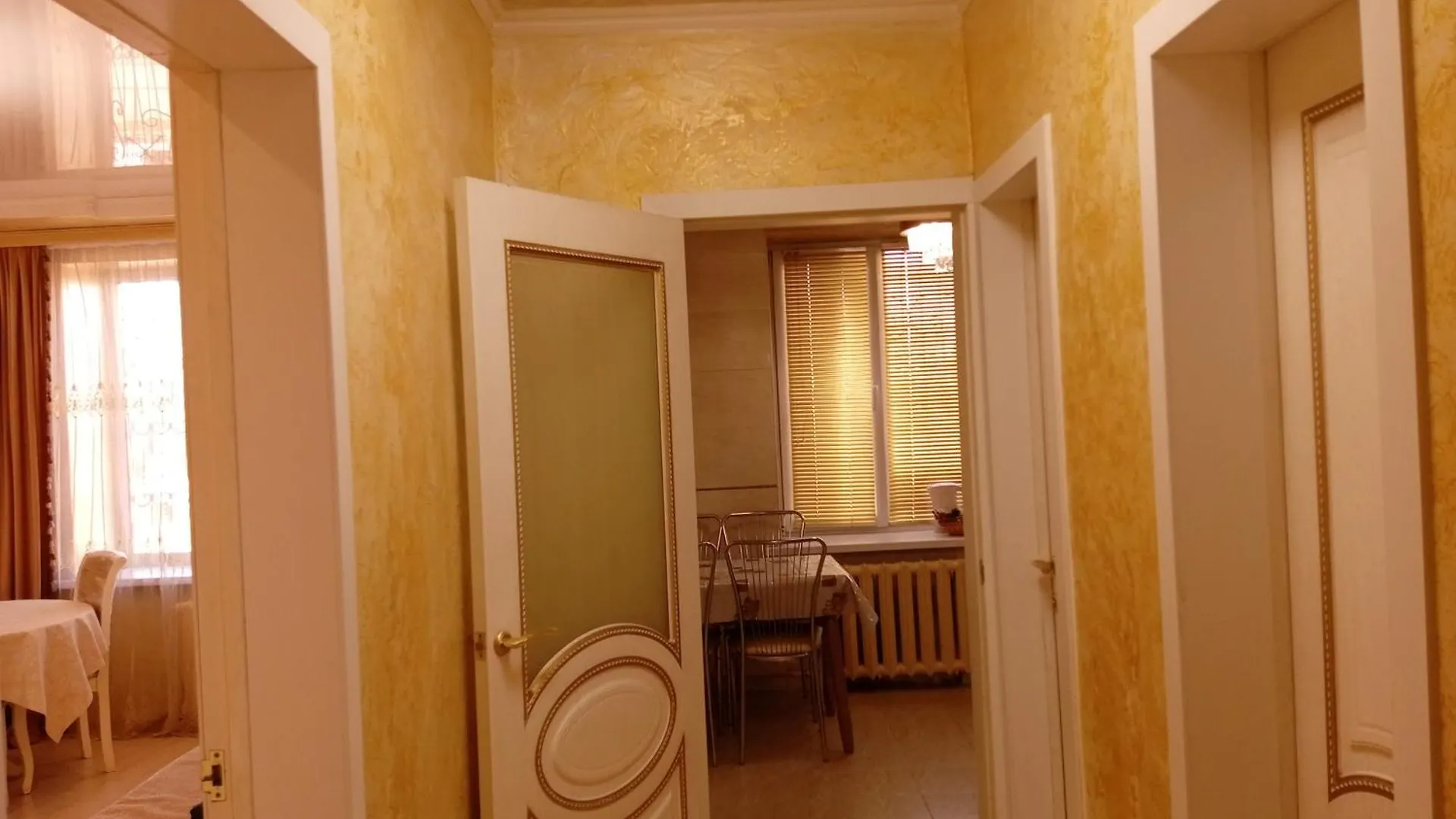 3 Rooms Of Sun 알마티