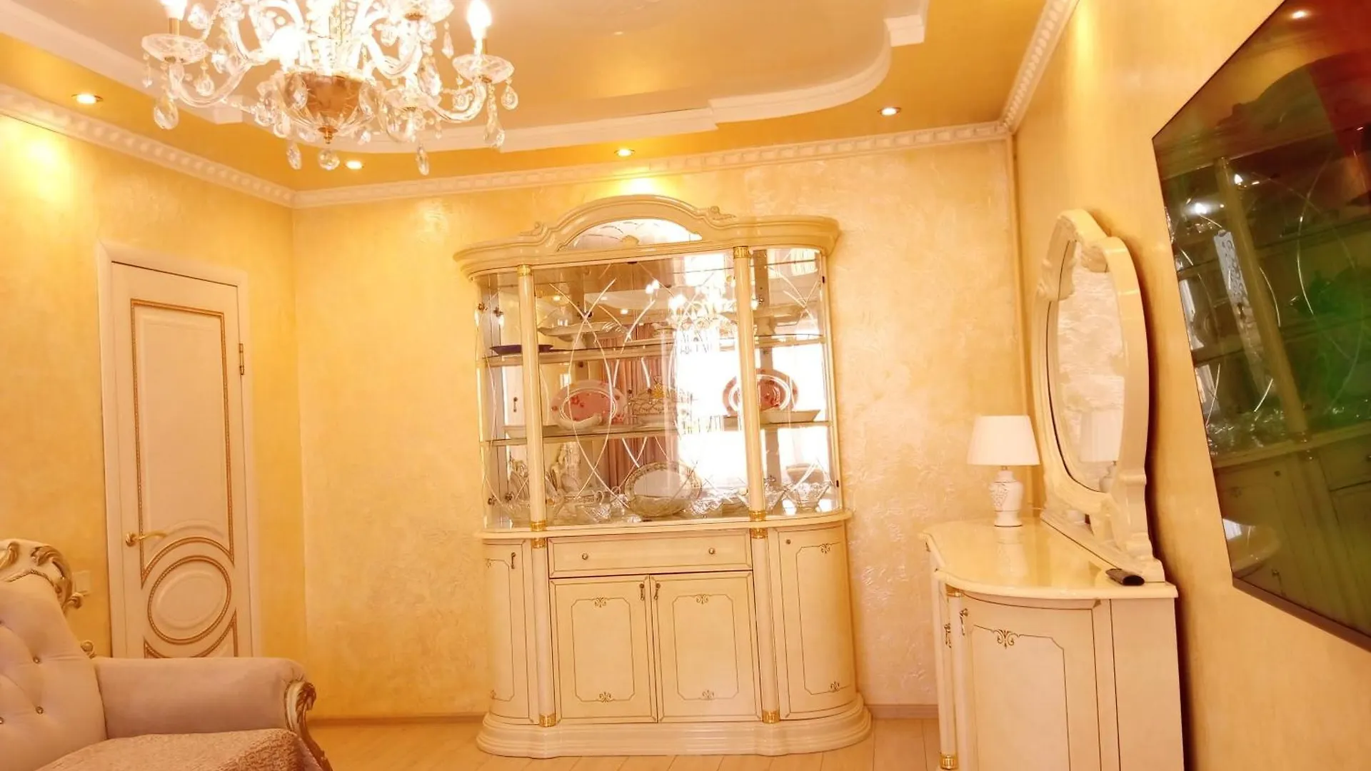 3 Rooms Of Sun 알마티 0*,