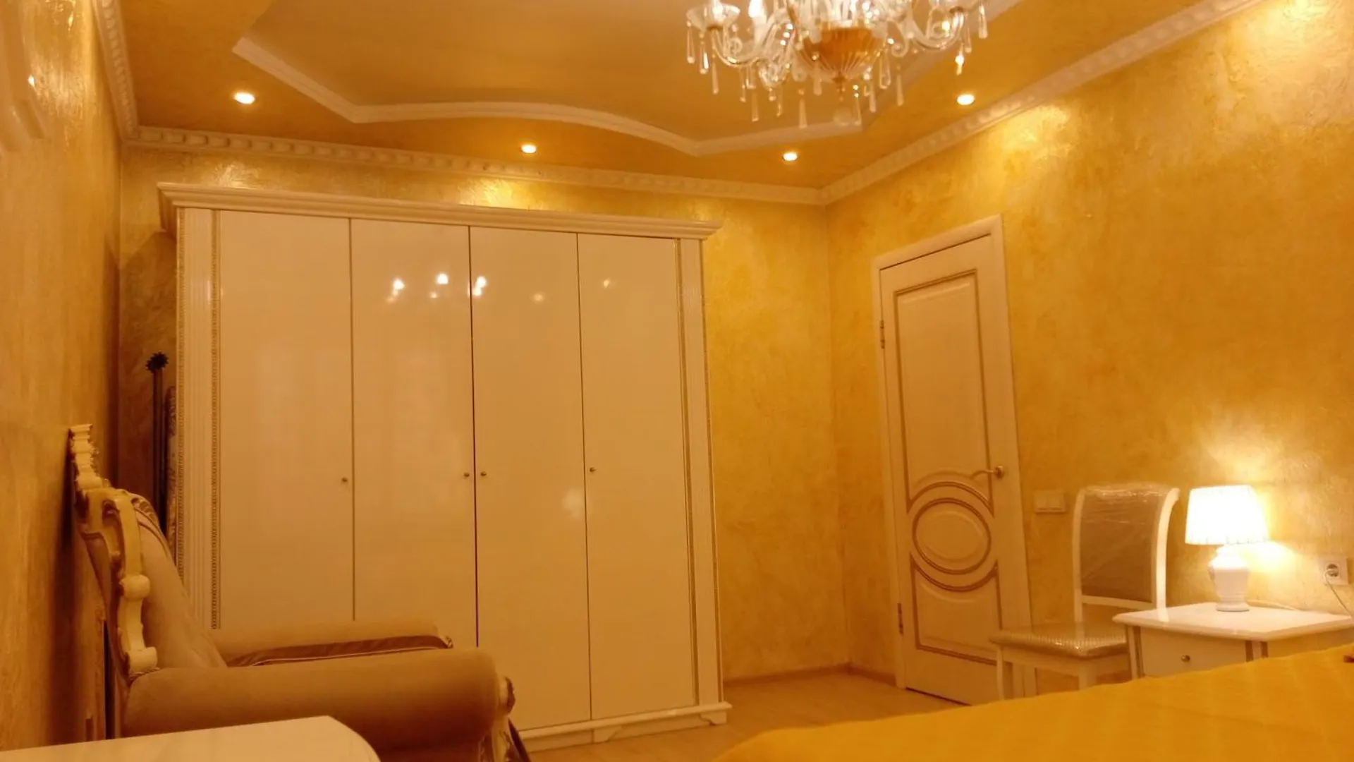 아파트 3 Rooms Of Sun 알마티